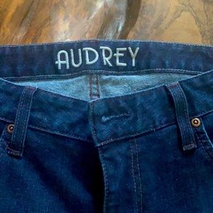 Excellent condition, Kimes Ranch “Audrey”.